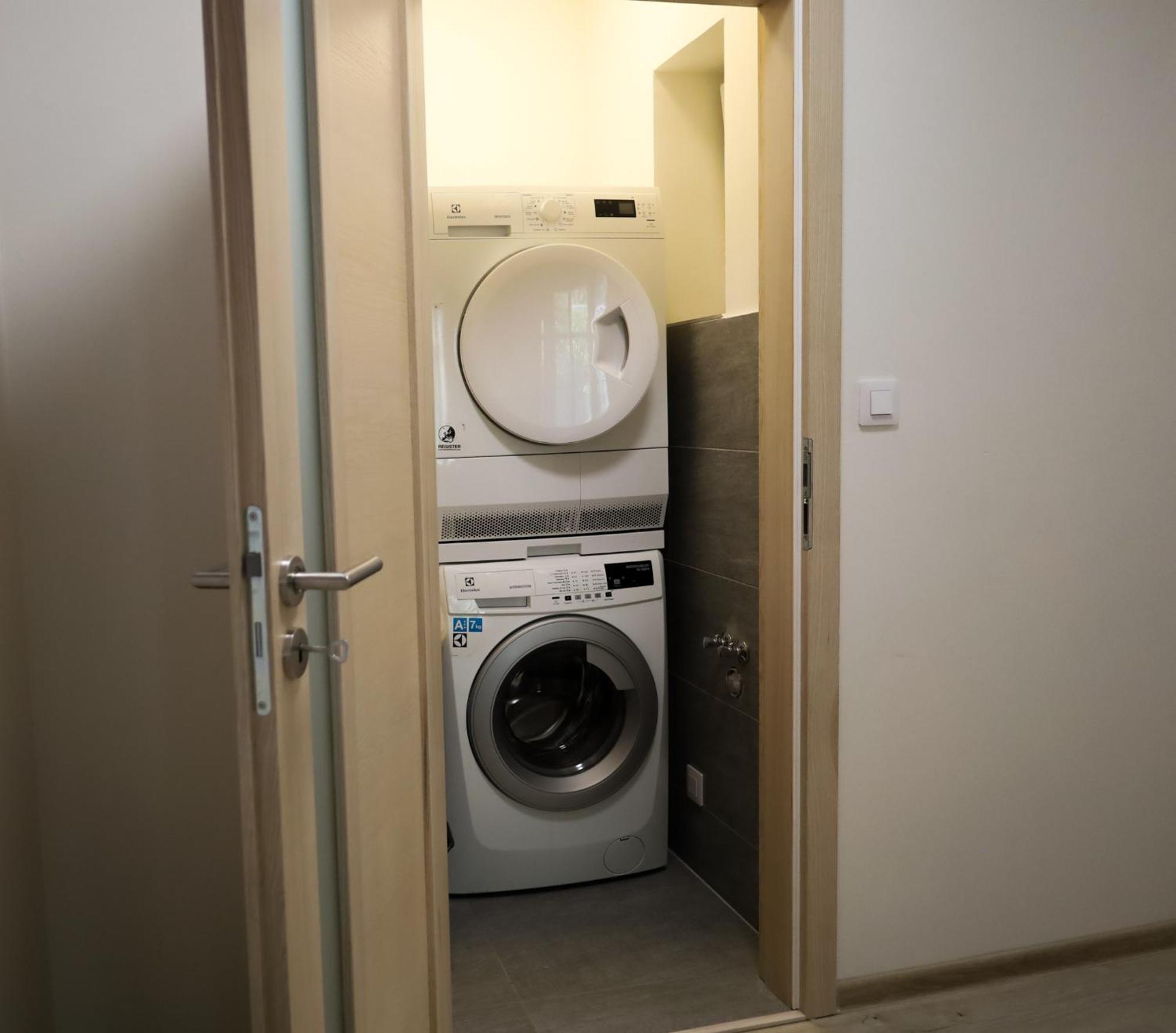 קרלובי וארי Rivercity Apartments מראה חיצוני תמונה