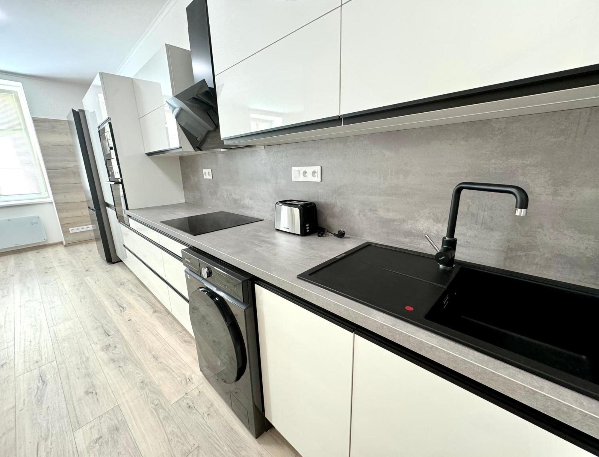 קרלובי וארי Rivercity Apartments מראה חיצוני תמונה